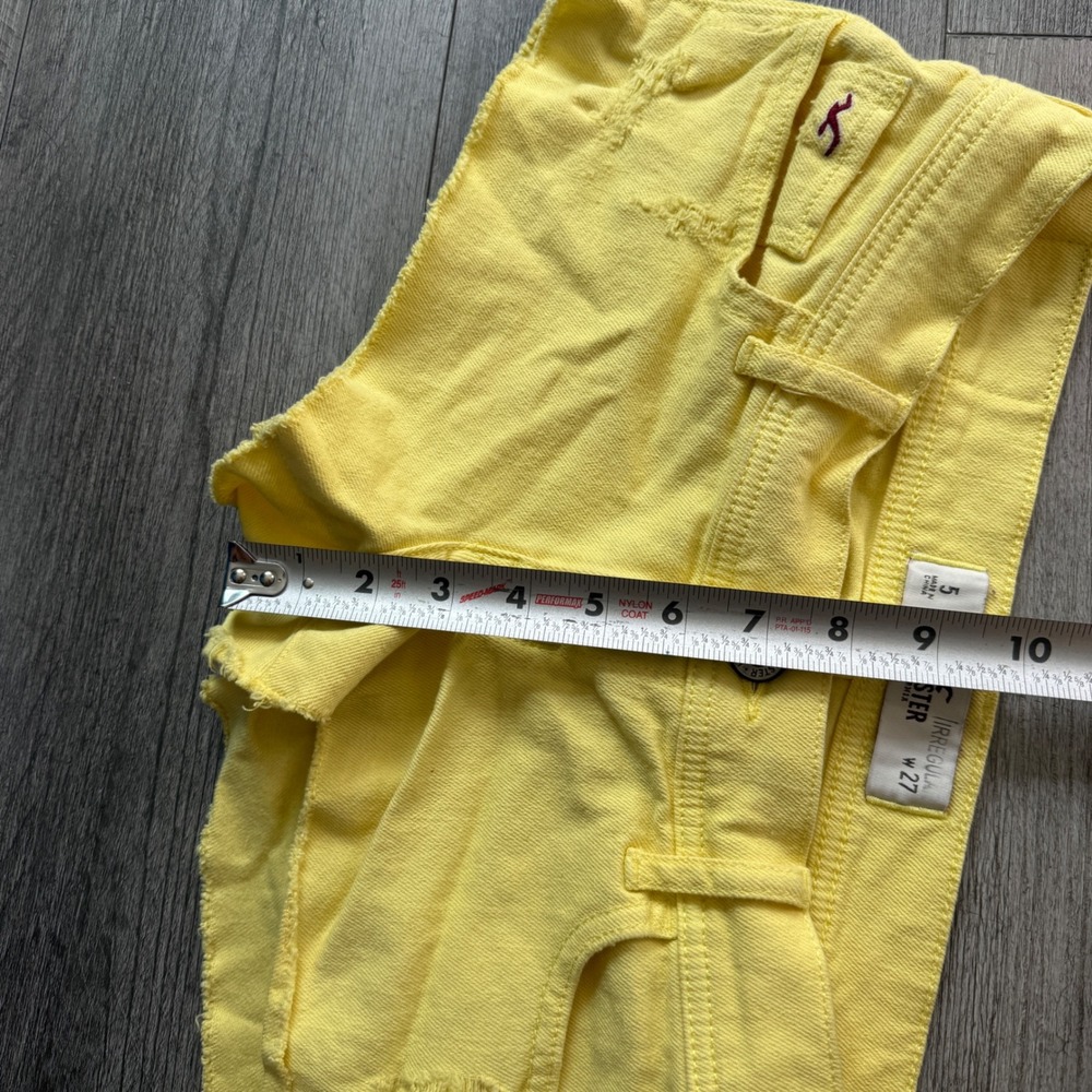 Y2K Hollister Yellow Low Rise Distressed Cutoff Denim Shorts Size 5 W27 - Picture 5 of 6